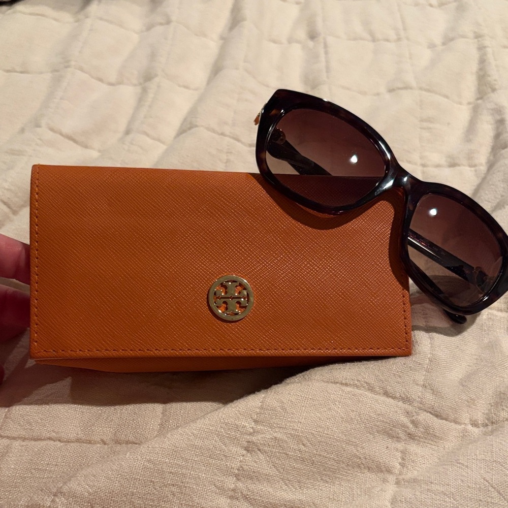 Tory Burch Tortoiseshell Sunglasses with Brown Lenses - Picture 5 of 6
